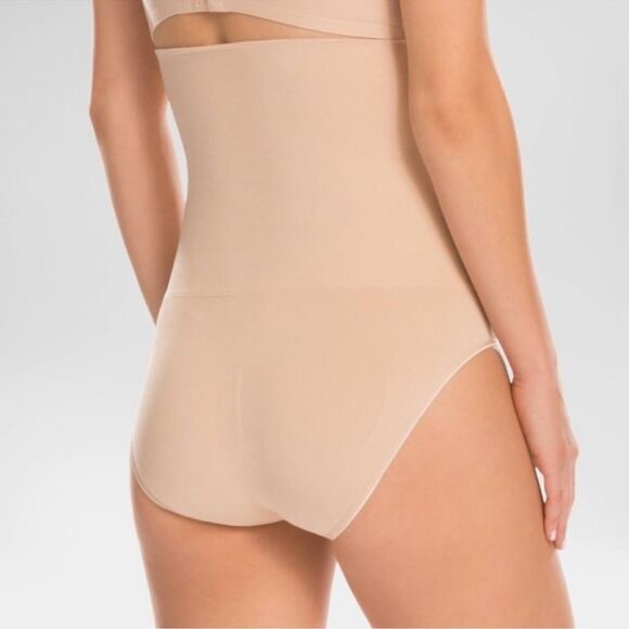 Assets by Spanx High Waisted Control Brief Nude Pure Beige Medium NWT - Picture 2 of 6